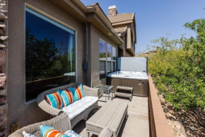 Coral Ridge 1924 Dog Friendly with a Private Hot Tub & Beautiful Community Pools!